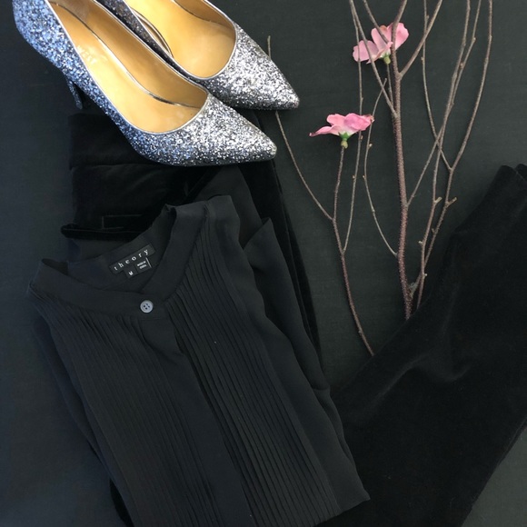 Theory Black Velvet Tuxedo Front Pleated Blouse. Size Medium. - Picture 5 of 8